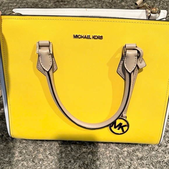 Michael Kors Large Colorblock Yellow/Tan NWOT Satchel Firm Price - Picture 2 of 7